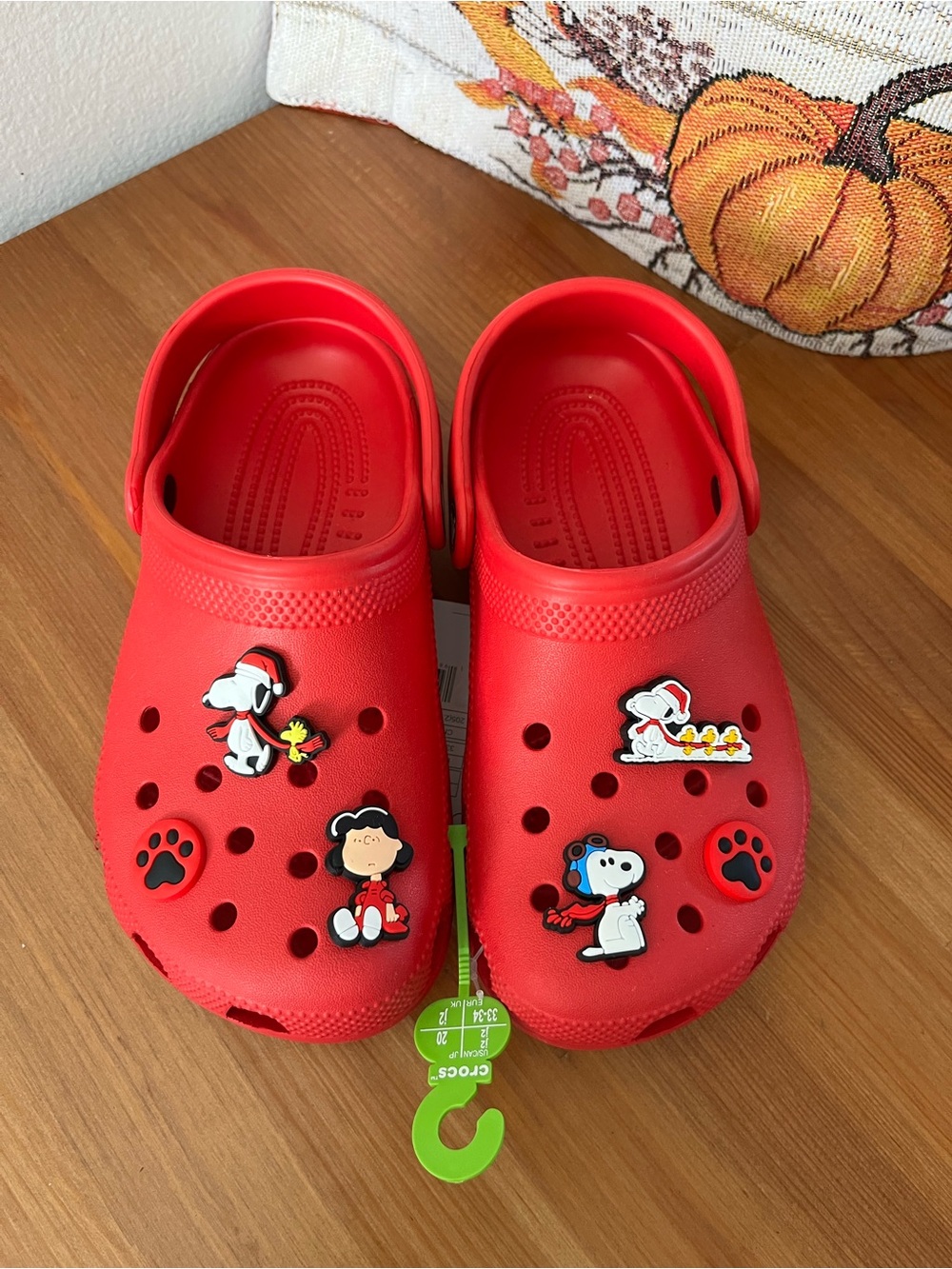 CROCS Kids Classic Clog New With tags in Bright Red with Peanuts Charms